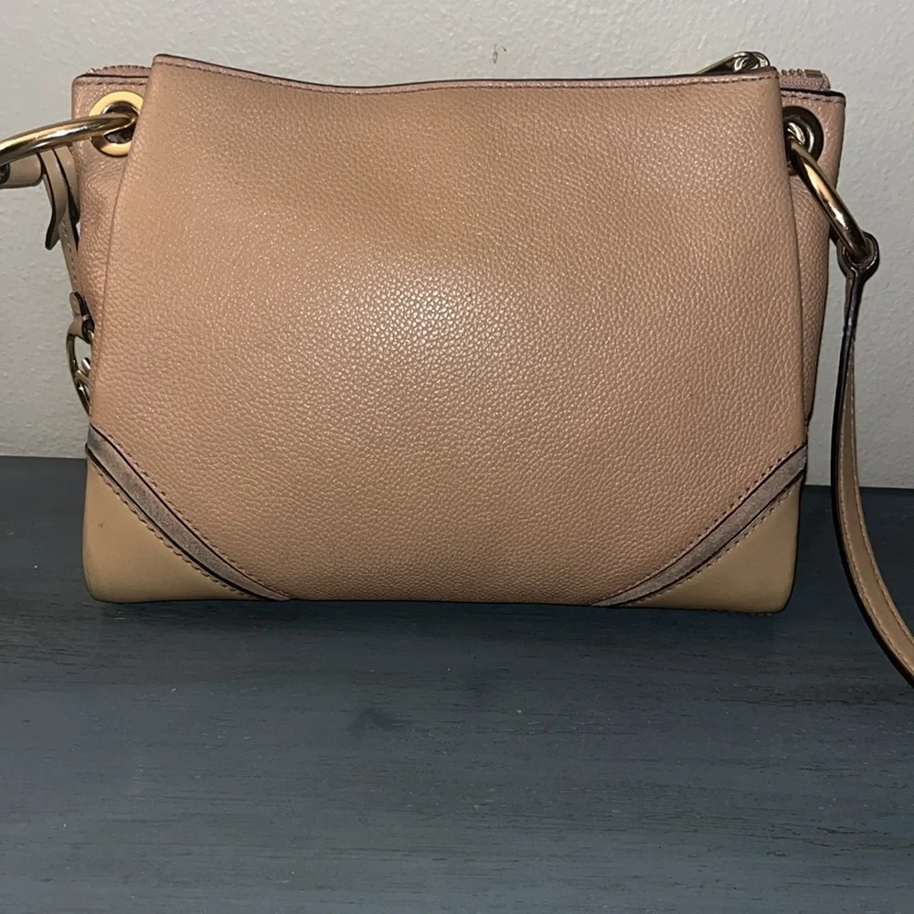 Michael Kors Nicole Triple Compartment Crossbody Bag, Beige Leather Gold Har EUC